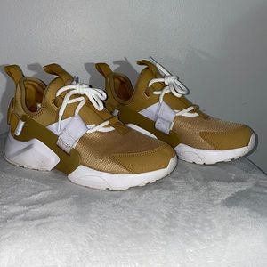 Nike haurache city low